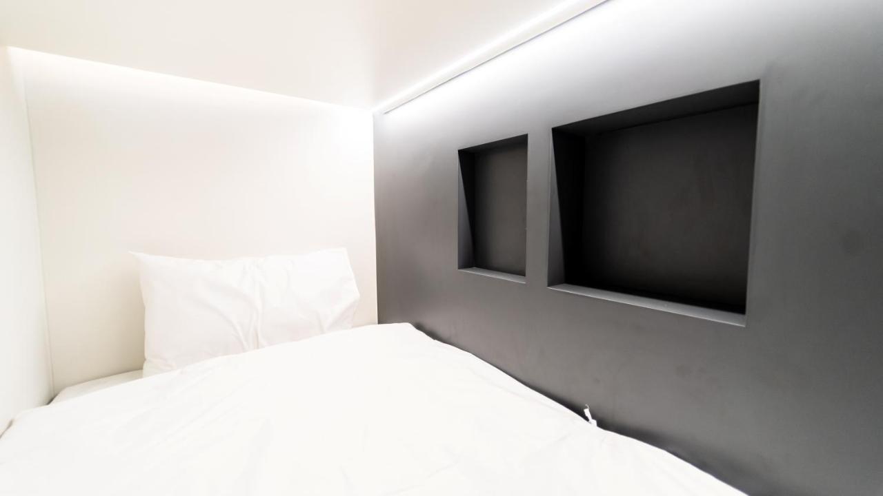 Pier 808 Hostel Bangkok Ngoại thất bức ảnh